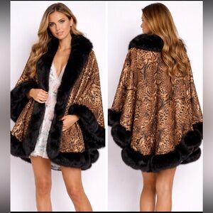 💕SOLD💕Sprung Frères Paris Angora and Wool Blend Cape Trimmed in Fox Fur